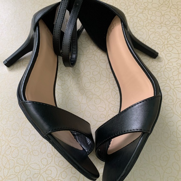 Time And Tru Women's One Strap Heel - Picture 4 of 8